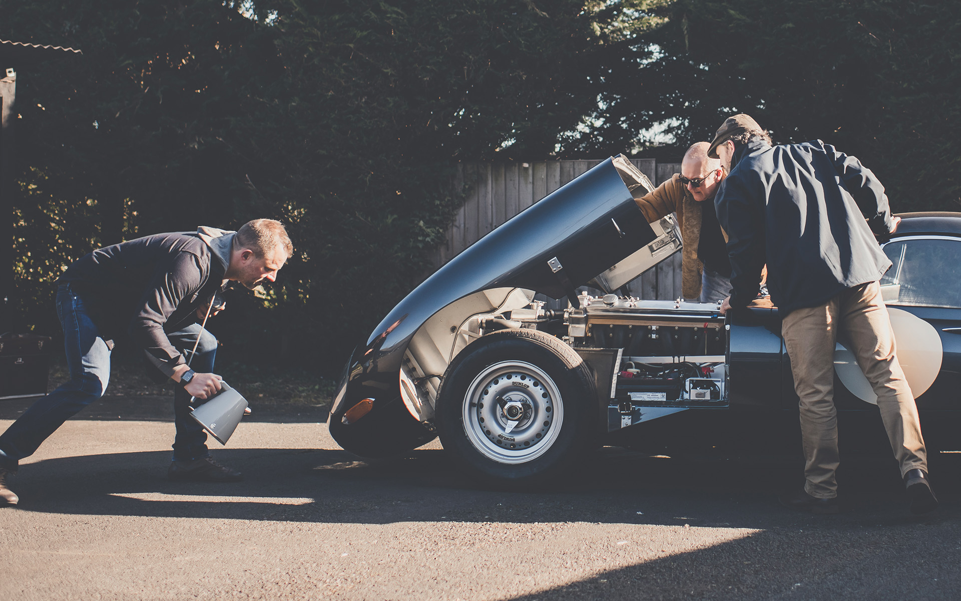 Jaguar E-Type Photoshoot for SNG Barratt - Nooboo – creative marketing agency in Oxfordshire